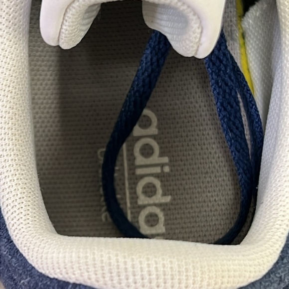 SOLD IN STORE Adidas Women’s Court/ Skate Shoes Size 8.5 - Picture 5 of 9